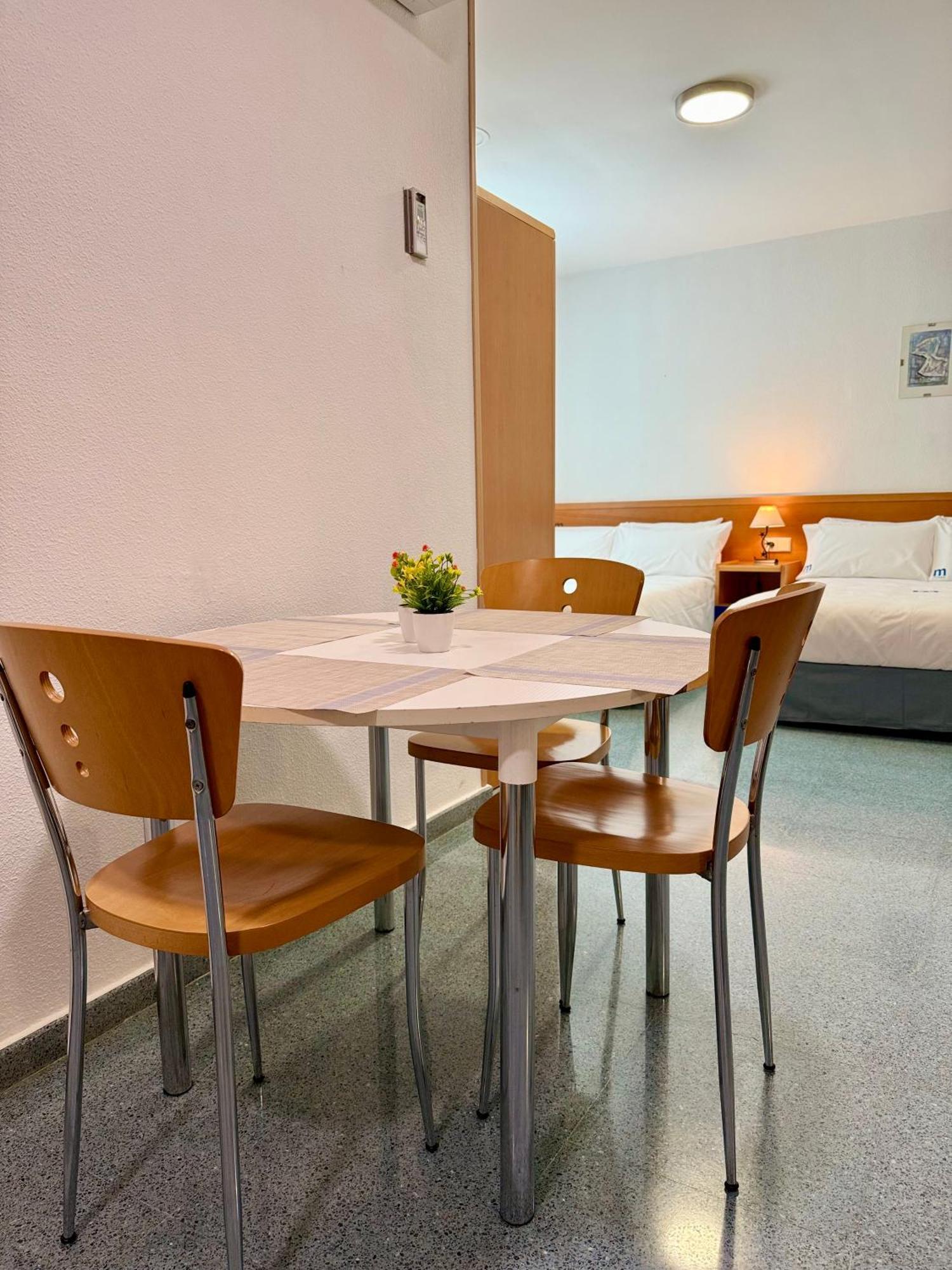 Residencia Mediterraneo 圣维森特德尔拉斯佩奇 外观 照片