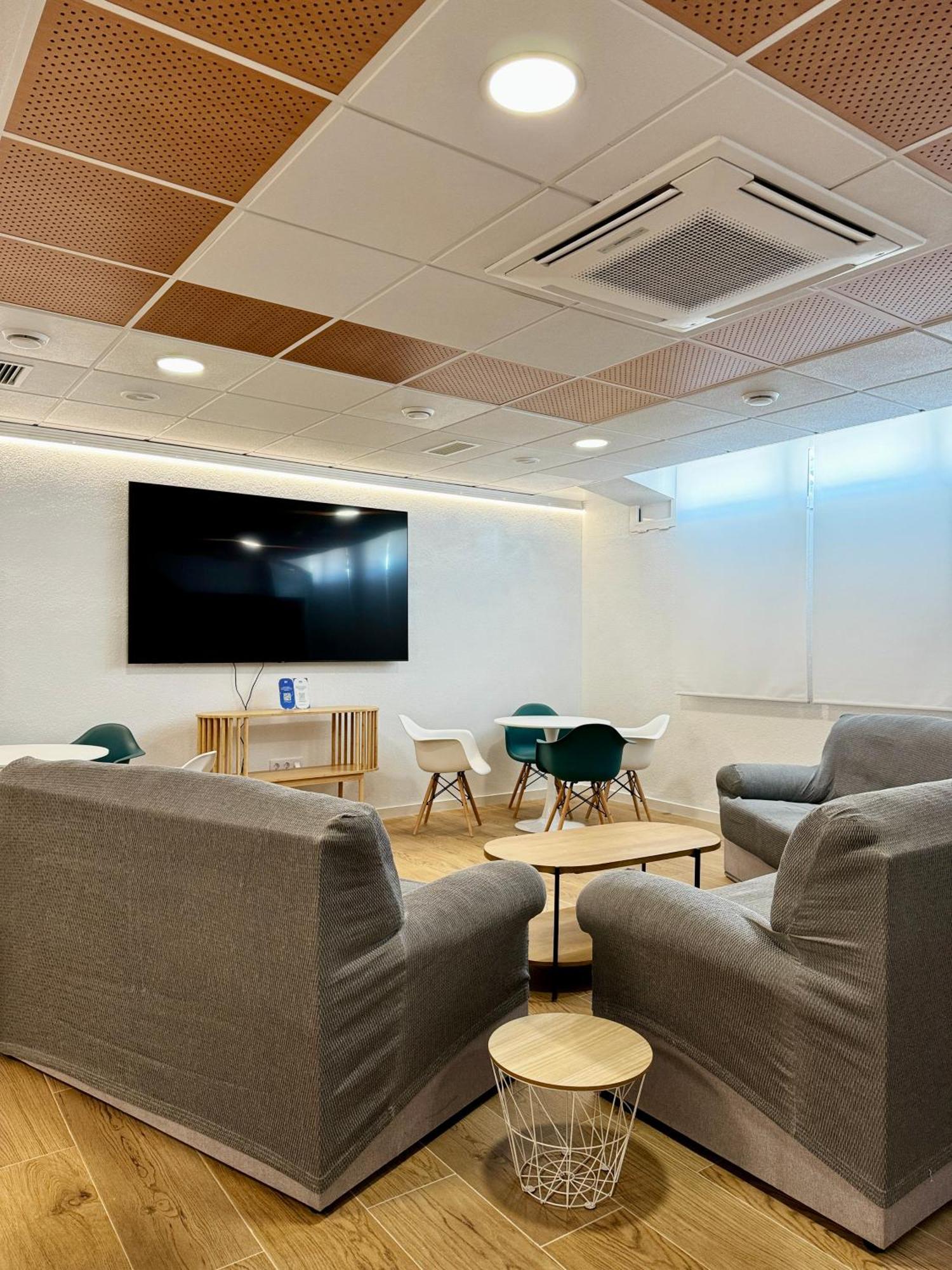 Residencia Mediterraneo 圣维森特德尔拉斯佩奇 外观 照片