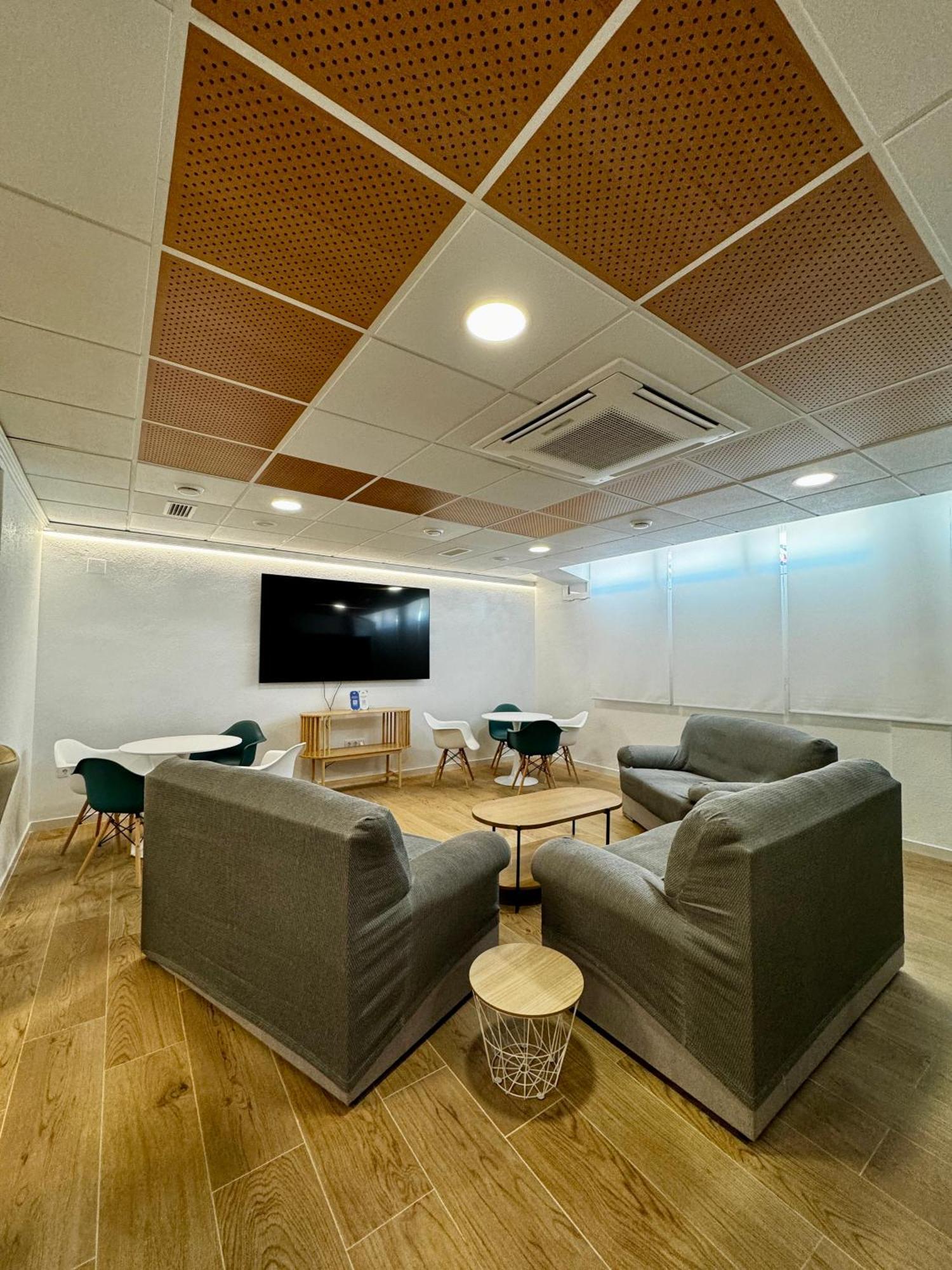 Residencia Mediterraneo 圣维森特德尔拉斯佩奇 外观 照片